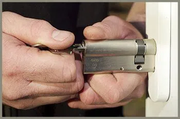 Belmont Cragin IL Locksmith Store Belmont Cragin, IL 773-321-0550